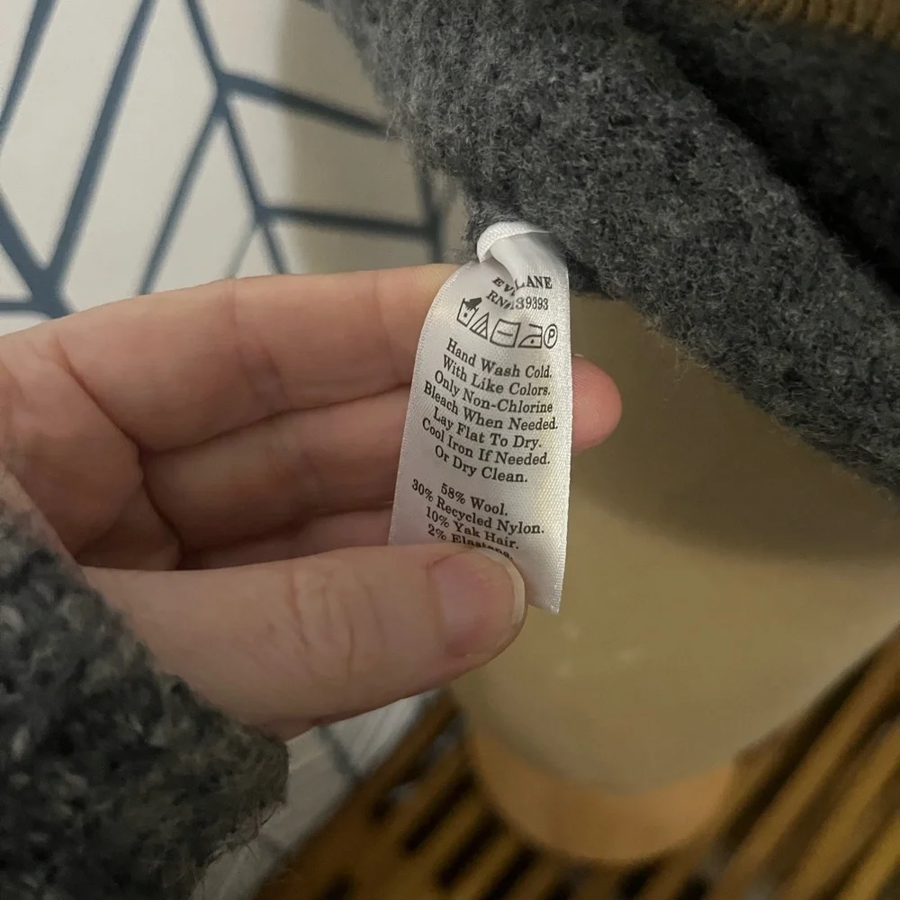 Everlane Charcoal Knit Crop Top - Picture 5 of 6